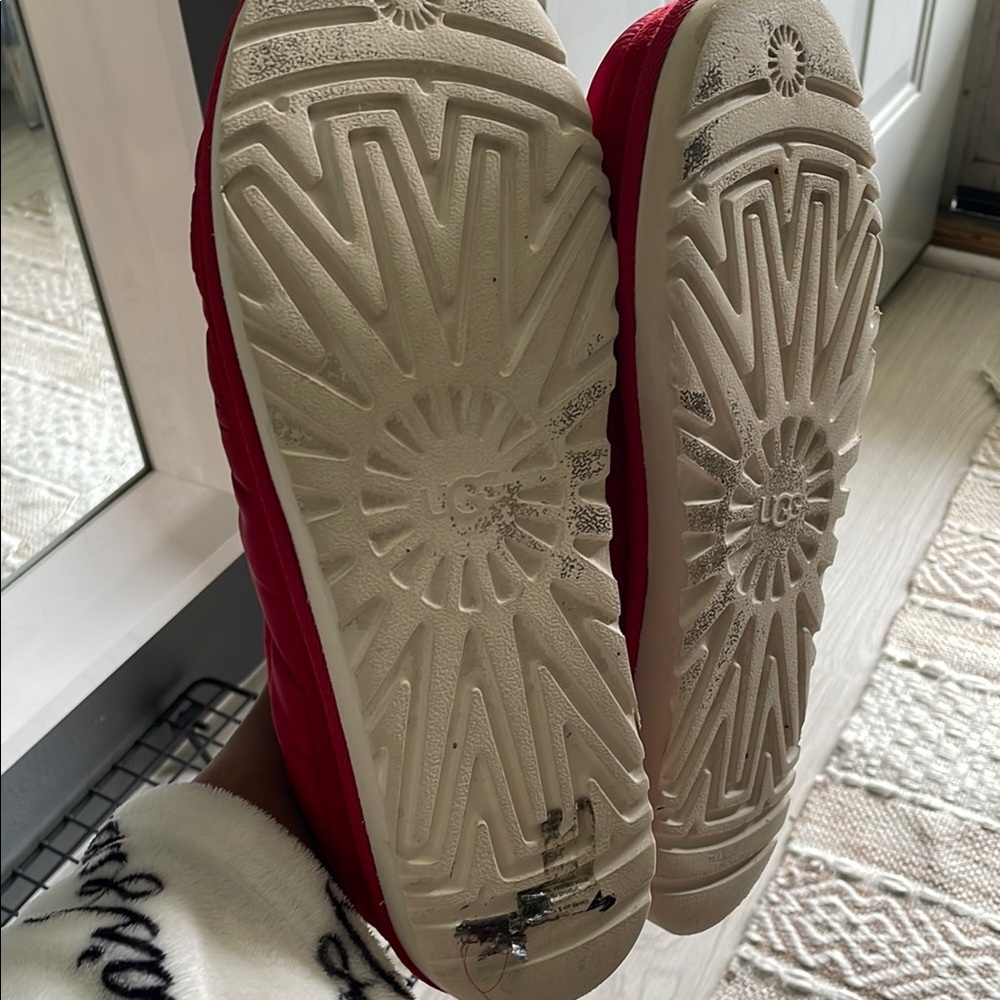UGGs - Picture 6 of 7